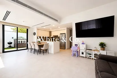 *Flexible Cheques* | 4 Bed+ Maid | Pool