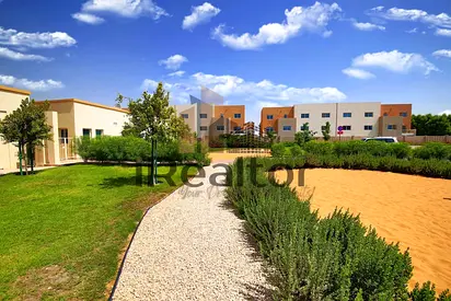 Vacant Soon | Upgraded 2 Bed Townhouse Semi-Furnished | Single Row