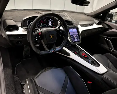 صورة مصغرة 7 لـ 2025 Lamborghini REVUELTO
