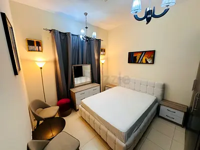 RooM in dso near RTA buss stop