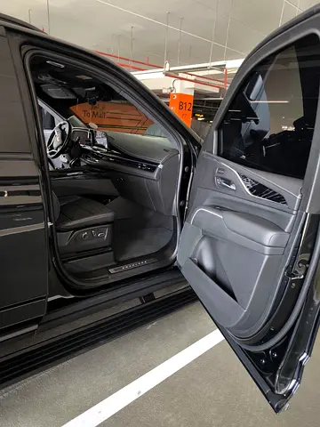 2023 Cadillac ESCALADE — миниатюра 5