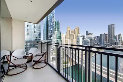 1 or 2 Cheques | Full Marina View | Chiller Free