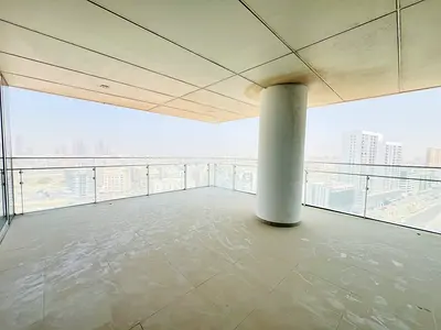 LARGE BALCONY | HIGH FLOOR | 3 BR + M | GYM | POOL