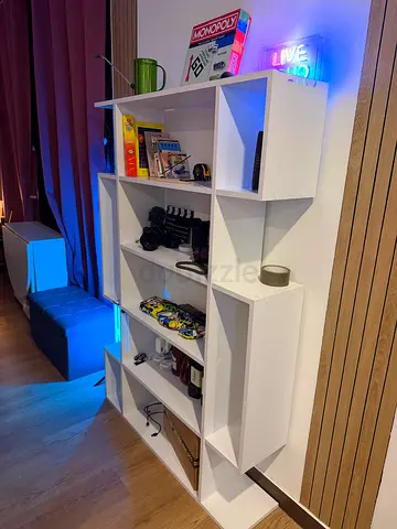 White modern shelving bookcase - excellent condition