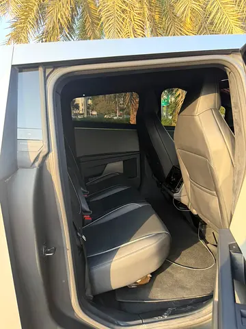 2026 Tesla CYBERTRUCK photo 2