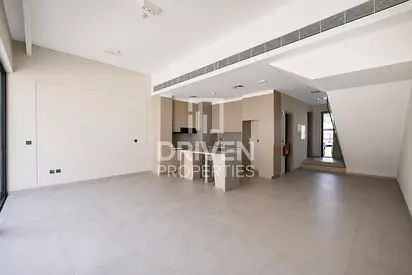 Available Now I Spacious Layout I Unfurnished