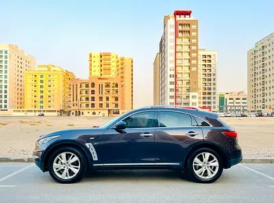 صورة 16 لـ 2016 Infiniti QX70