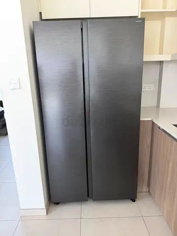 Samsung black Side by Side Refrigerator freezer like New