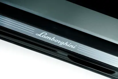 2021 Lamborghini URUS thumbnail 17