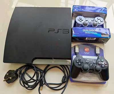 PS3 Slim 250GB + 36 Games