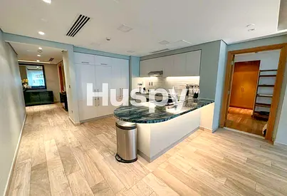 Fully Upgraded I Sea View I Vacant