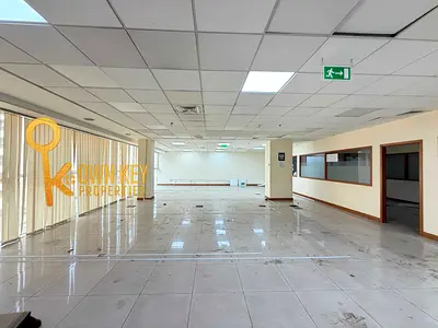 Chiller ac Free | Prime Location | Close to BurJuman Metro