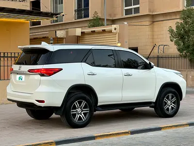 2022 Toyota FORTUNER 照片 6