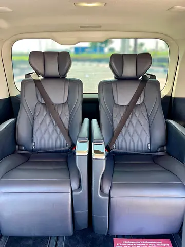 2023 Toyota GRANVIA — фото 19