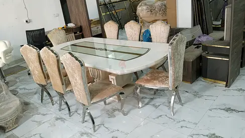 White High-Gloss Dining Table with 8 Velvet Chairs - Good Condition