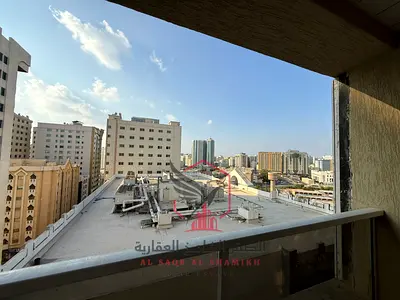 شقه غرفه وصاله اطلاله مفتوحه ببلكون تكيف مجاني باركن مجاني مساحه كبيره موقع مميز قريب من جميع الخدمات العامه