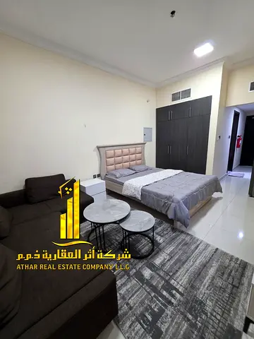 للإيجار الشهري بعجمان – استوديو فاخر مع مطبخ منفصل بالكامل بمساحات واسعه وتصميم مميز مفروش بالكامل فرش راقي بمطبخ مجهز بالكامل بأحدث الأجهزه