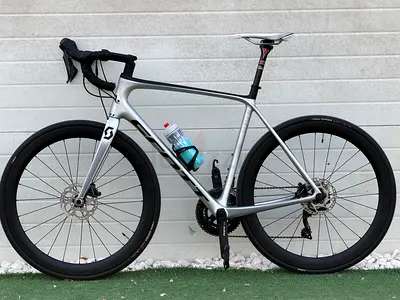 Scott addict 20 full carbon road bike