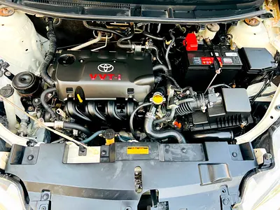 2015 Toyota YARIS — фото 20