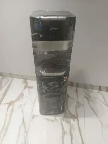 Bottem loud water dispencer