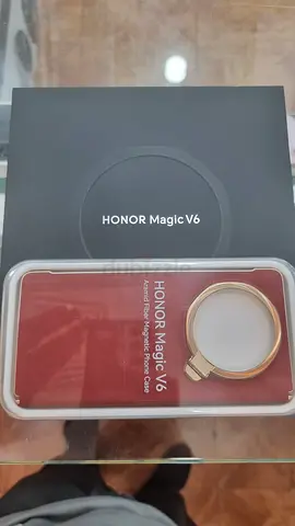 HONOR Magic V6 smartphone with magnetic case (boxed)