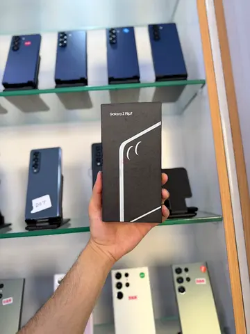 Samsung Galaxy Z Flip 7 256 Brand New