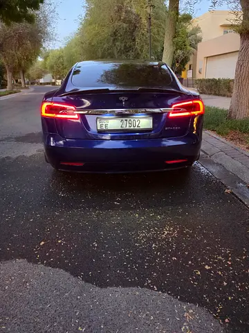 صورة 10 لـ 2018 Tesla MODEL S