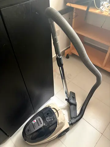 Hitachi vacuum cleaner