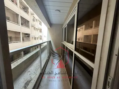 شقه غرفه وصاله اطلاله مفتوحه ببلكون تكيف مجاني باركن مجاني مساحه كبيره موقع مميز قريب من جميع الخدمات العامه
