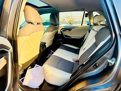 2025 Toyota RAV 4 XLE — zdjęcie 4