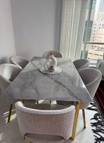 6 seater dining table including 1 table and 6 chairs