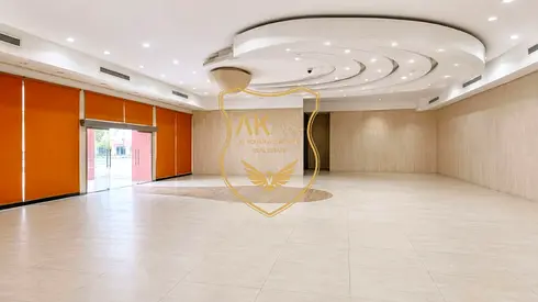 Prime Showroom | 450K | 3,000 Sq Ft | High Visibility | Al Khubeisi