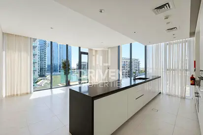 Panoramic Lagoon View | Spacious Corner Apt