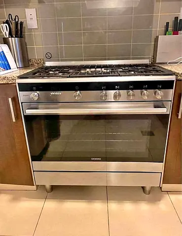 Siemens 90cm Stainless Steel Gas Range Cooker with Oven - Good Condition
