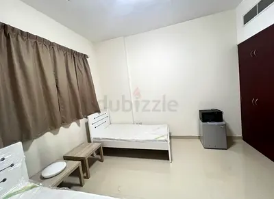 Sharing room in international city