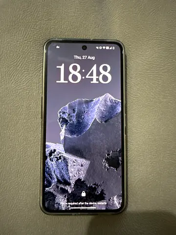 Nothing Phone 2 Pro - perfect condition used only a few times