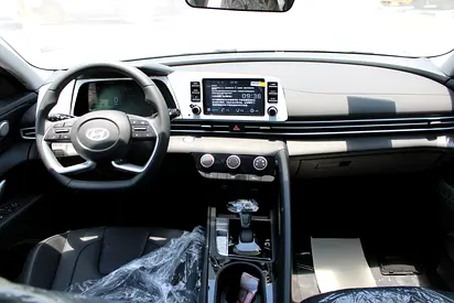 2025 Hyundai ELANTRA 照片 9