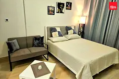Modern Studio | Multi Cheques | Community View |