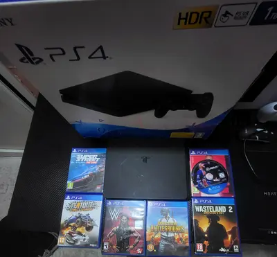 PS4 1TB + 6 GAMES
