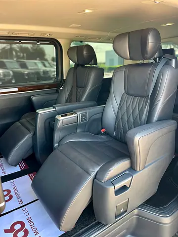 2023 Toyota GRANVIA — фото 17