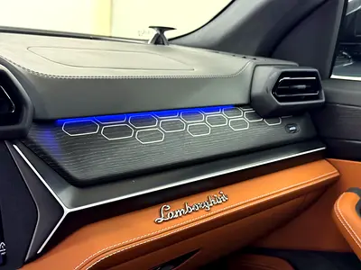 2026 Lamborghini URUS — миниатюра 17