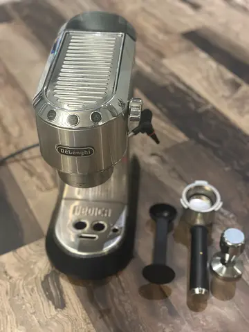 De'Longhi Espresso Machine with Portafilter & Tamper - Good Condition