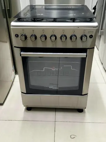 Used freestanding gas cooker with oven - good working condition