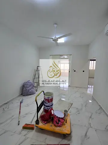 🌟 Excellent apartment in Al Rawda, featuring a separate hall, one of the larger layouts in the area, excellent clean finishing, an open view, and con