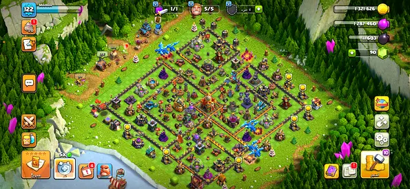 Clash of Clans account (high-level village) - screenshot listing