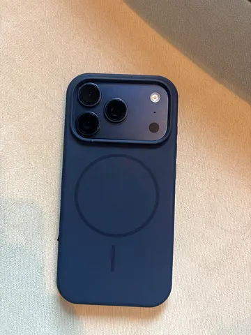 iPhone 17 Pro 256 with MagSafe silicone case (Blue) - Good condition