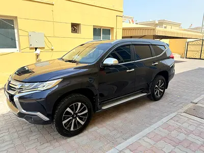 Mitsubishi Montero Sport GLS Medium Line 2016 - GCC Specs