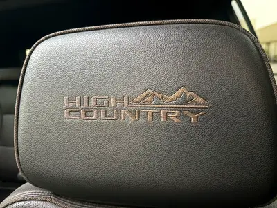 2023 Chevrolet SUBURBAN 照片 16