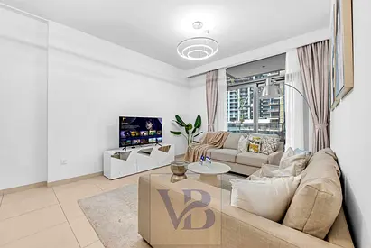 luxury living with 2 BR Premium Apt & Burj Khalifa Views