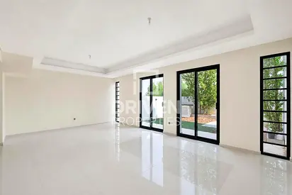 Well Maintained | Spacious | Vacant Townhouse